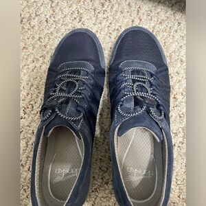 Women’s Dansko sneakers, navy size 8